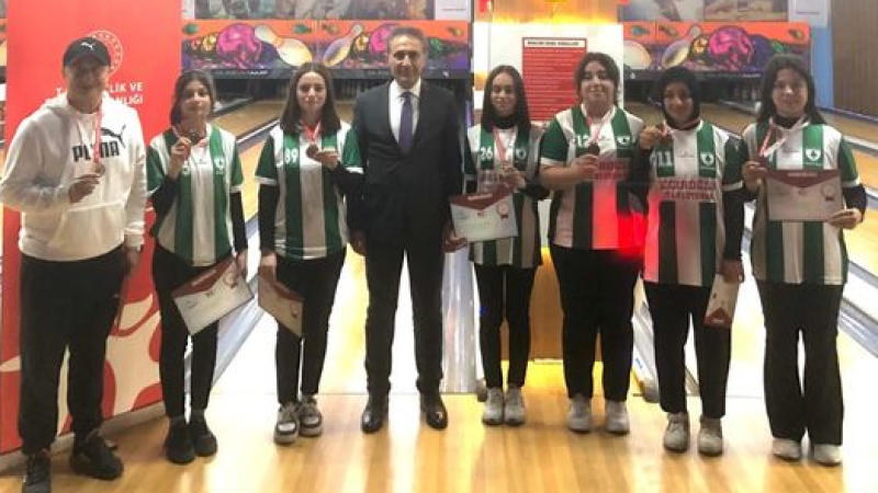 Ş.M.T.Anadolu Lisesi Bowling Karadeniz Grup Birincisi oldu