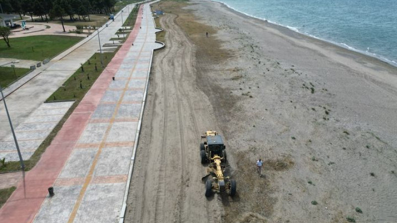 Geyikkoşan Sahilinde Temizlik Çalışmaları devam ediyor