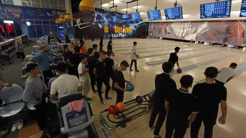 Şehit Kadir Kara Anadolu İHL 9.sınıf öğrencilerini Samsun bowling  salonuna getirdi.