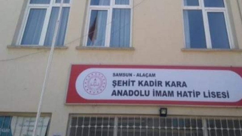 Alaçam Şehit Kadir Kara Anadolu İHL 17 öğrencisini üniversiteli yaptı.