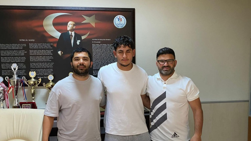 Alaçamlı güreşçi Salih Aydın ASKİ SPOR kulübüne transfer oldu.