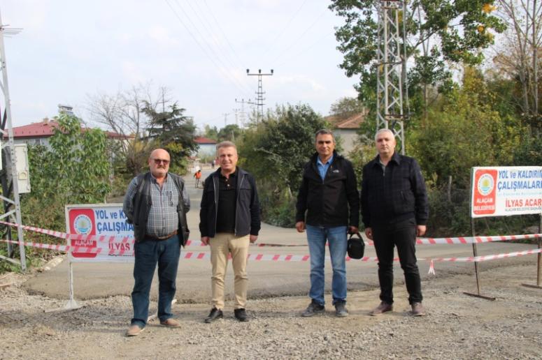 Etyemez Mahallesinde Beton yol çalışması yapılıyor.